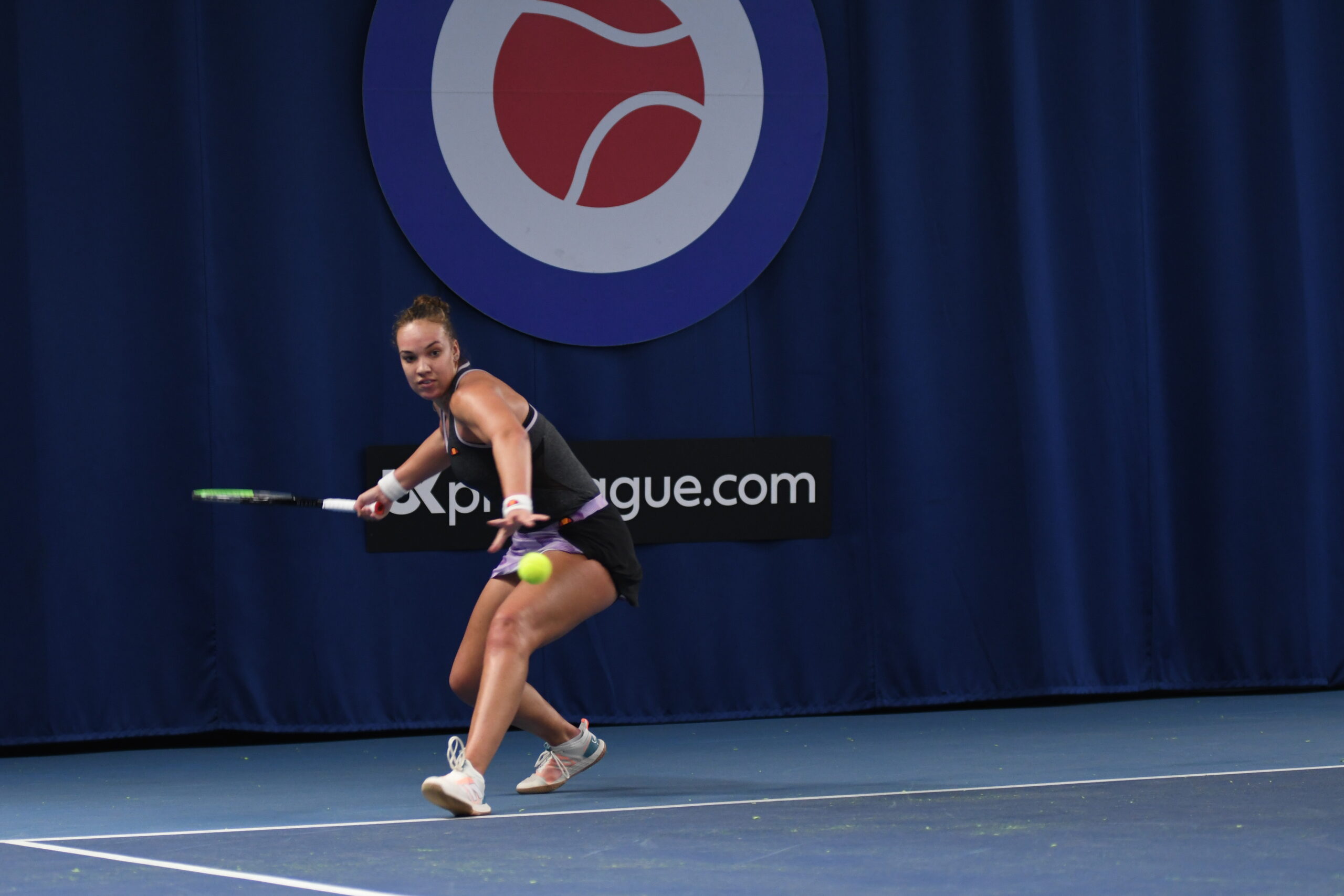 Dan Cox wins his Semi Final at match tiebreak as Freya Christie makes the Women’s Final